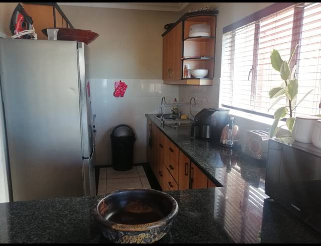 2 BEDROOM FLAT FOR SALE IN MORNINGSIDE